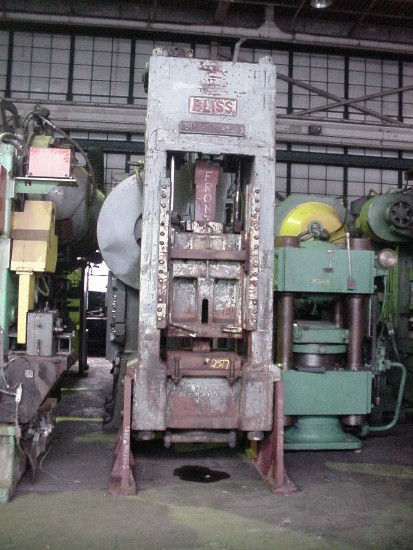 125Ton, Bliss, Model S1-125, 6 Str, 20 Shut Height, 24 x 24 Bed, 38 SPM, Air Clutch, Back Geared