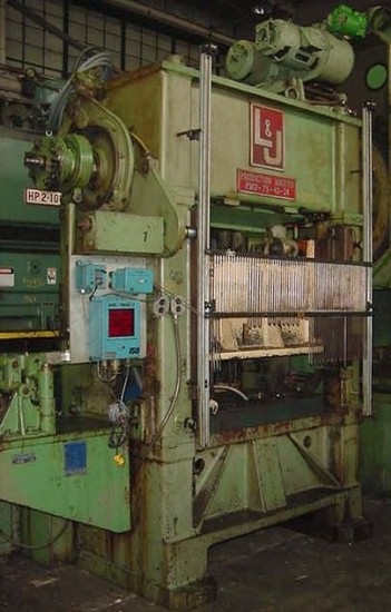 75Ton, L & J, Model PM2-75, 3 Str, 3 Adj, 15 Shut Height, 24 x 42 Bed, 50-150 SPM, Recirc Lube