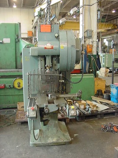 10Ton, V & O, Model 42, 1 Str, Center Spindle Notching Sys, 100-400 SPM