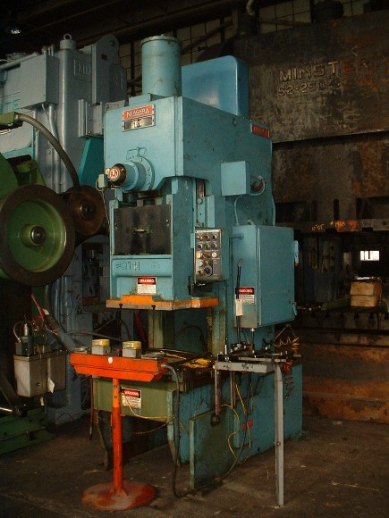 75Ton, NIAGARA, 2 Str, 4 Adj, 16-3/5 SH, 24 x 36 Bolster, AC&B, Lube