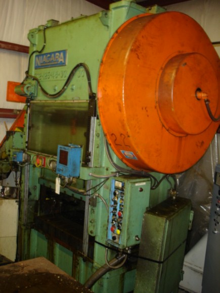 125 Ton, Niagara, 125 Ton Niagara 3 Stroke 20 Shut Height with powered Ram Adjust