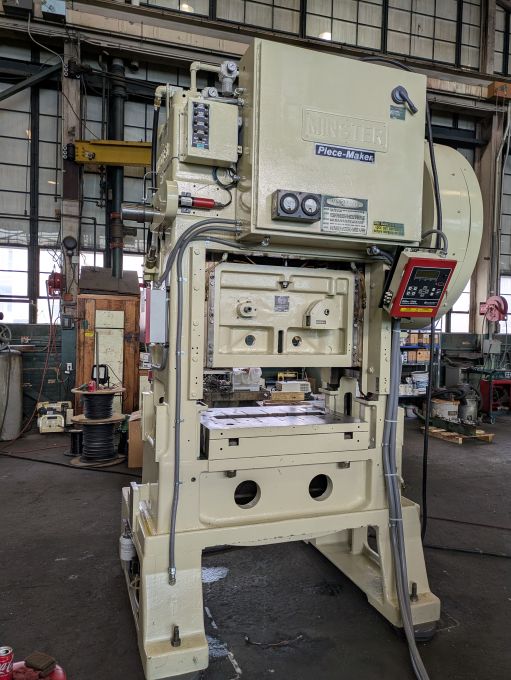 45 Ton, Minster, Minster P2-45-32; 45 ton 2-1/2 stroke 3 ram adjust
