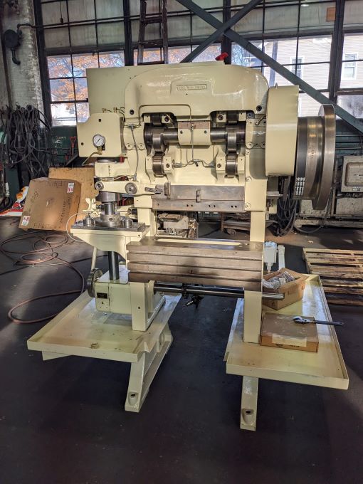 15 Ton, US BAIRD, Model 2-19 - 1.5 Stroke, 8.62 SH, 105-275 SPM, 7 Stations, 2 Pass Feed