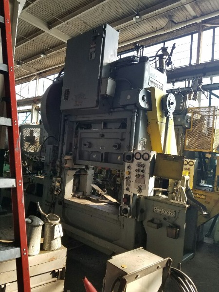 60 Ton, Minster, Minster P2-60 42 Bed 2 Stroke 22 Shut Height 0-250 SPM