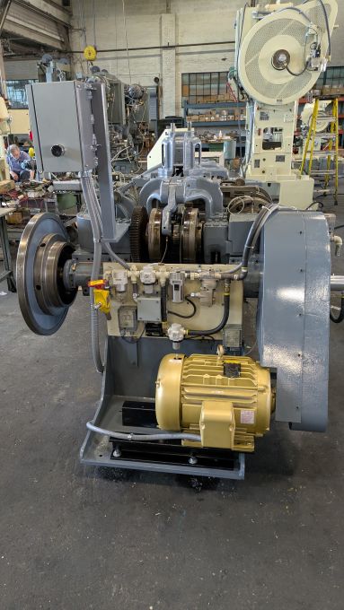 No. 33, BAIRD MULTISLIDE, 3/4 Stroke, 4 Max SH, 1/4 Ram Adj, 12 1/2 Max Feed Length, 2 1/2 Max Width, 3/32 Max Thickness - Refurbished